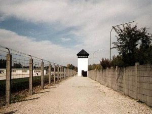 Пример осуществления одной утопии — концентрационный лагерь Дахау.